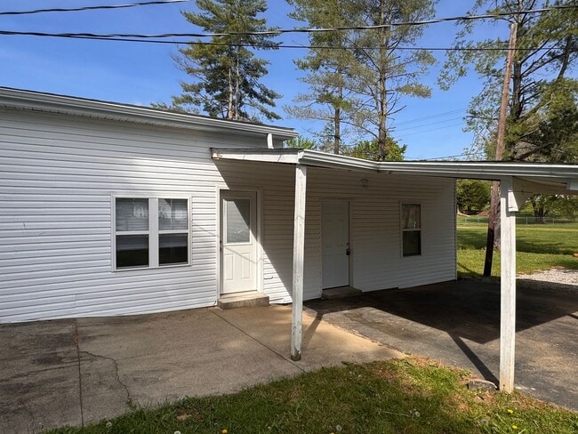 Primary Photo - Three Bedroom Apartment in Corbin, KY
