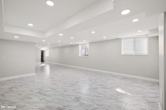 Building Photo - 46267 Terrace Dr