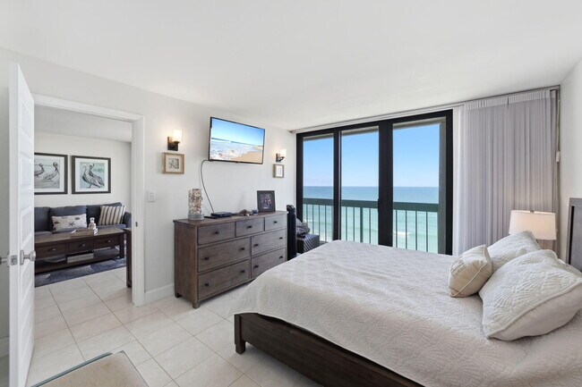 Building Photo - 9940 S Ocean Dr