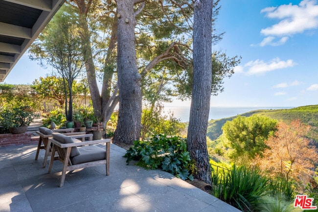 Building Photo - 16798 Charmel Ln