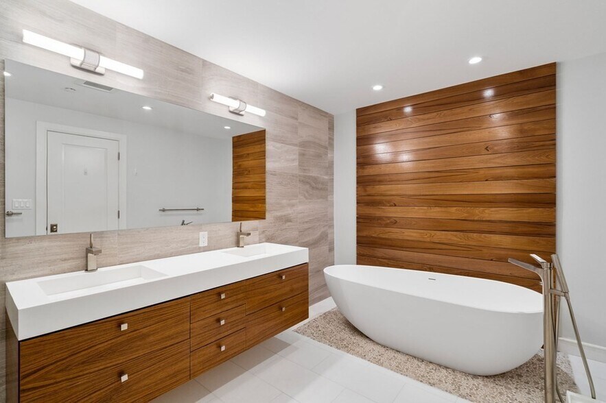 Building Photo - 52 Melrose St