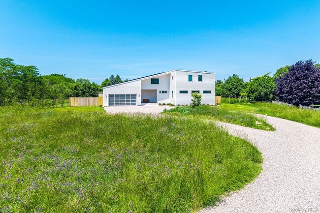 Building Photo - 420 Old Farm Rd