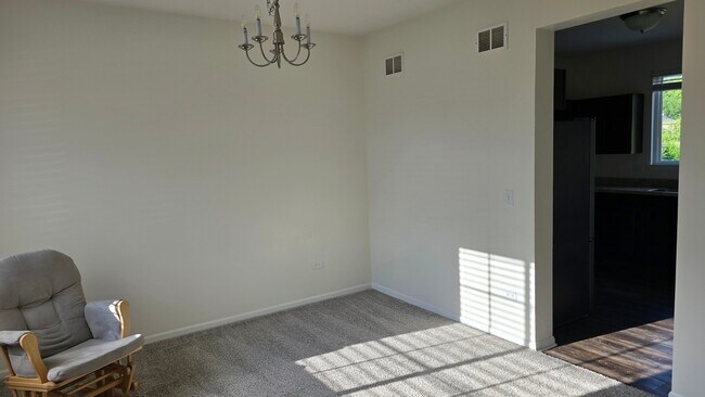 Building Photo - 1521 Saddle Ln