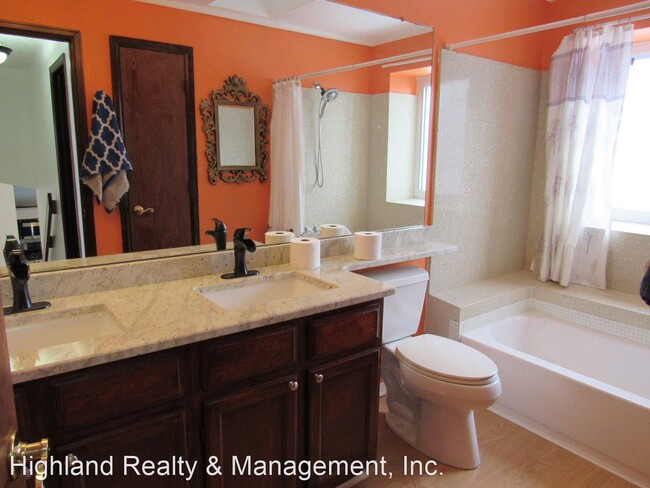 Building Photo - 4 br, 2.5 bath House - 10671 Kipling Way