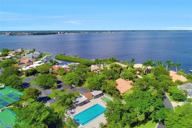 Building Photo - 9615 Halyards Ct