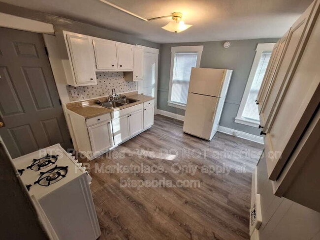 Building Photo - 1912 W Ann St