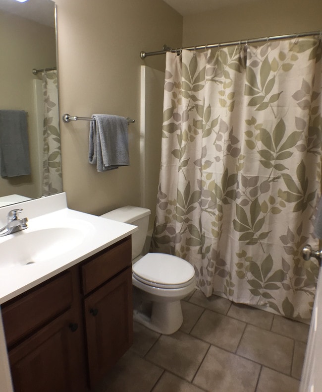 Building Photo - 1432 Candlewick Ln