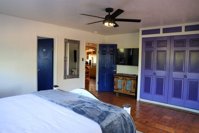 Building Photo - Garcia House: Fully Furnished, Wonderful Hot Tub, Spacious Fenced Outdoor Area, Pet-Friendly too!