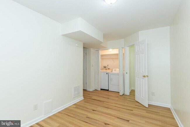 Building Photo - 124 Pony Cir