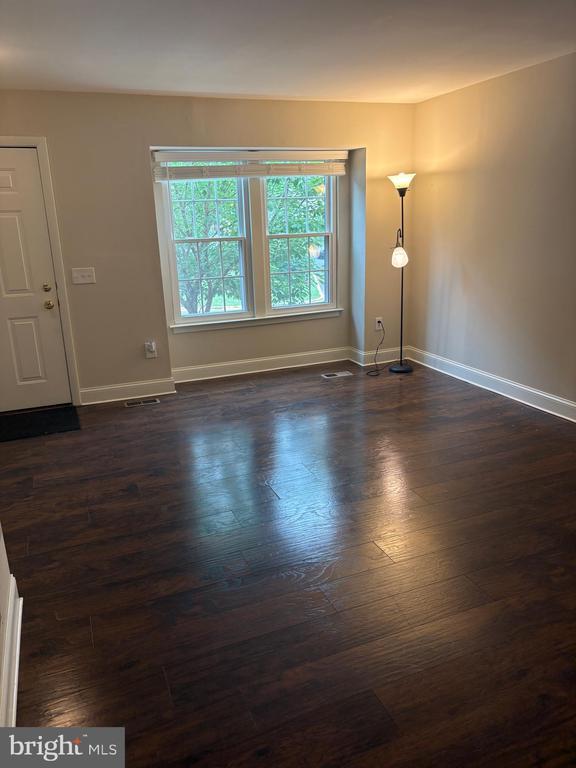 Building Photo - 1318 Alderton Ln