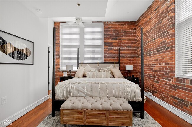Building Photo - 430 N Park Ave
