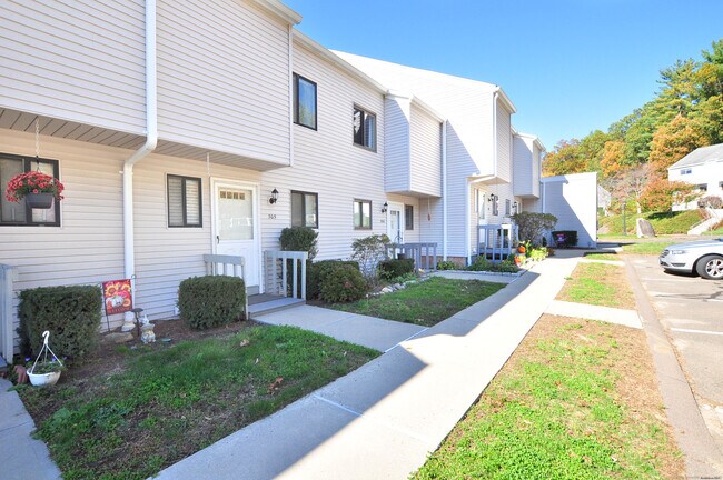 Building Photo - 305 Timber Ln