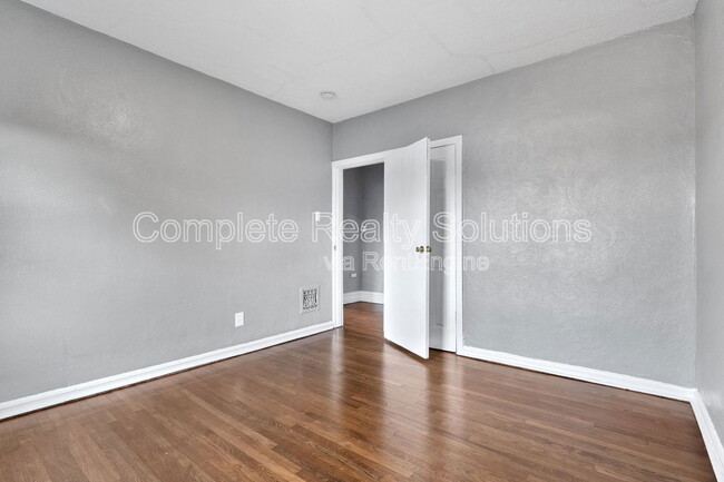 Building Photo - 3248 Delor St