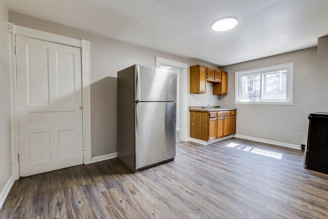 Building Photo - 2641 S 18th St