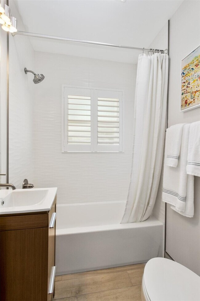 Building Photo - 800 Briny Ave