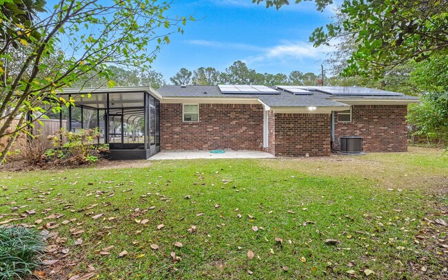 Building Photo - 426 Longleaf Dr