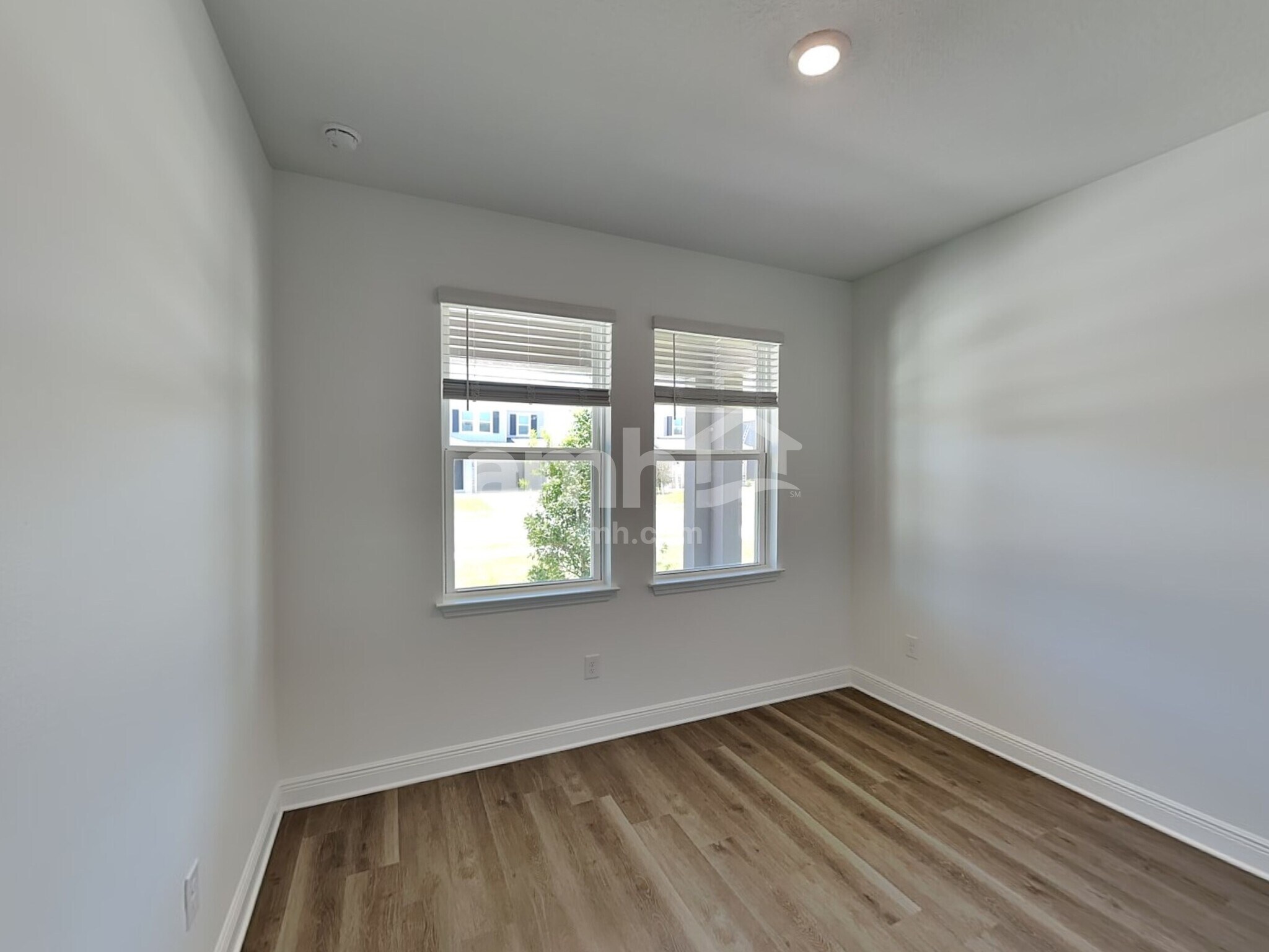 Building Photo - 5932 Pinewood Ests Dr