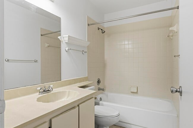 Building Photo - 6375 Riverwalk Ln