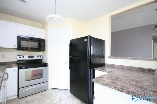 Building Photo - 105 Oakline Dr