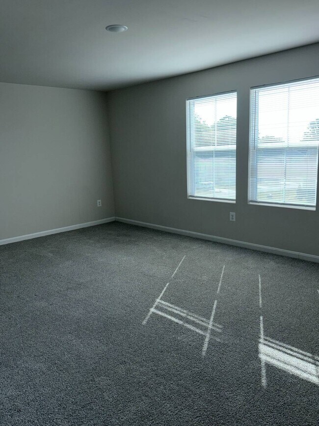 Building Photo - 154 Scoter Rd