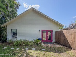 Building Photo - 3885 Valencia Rd