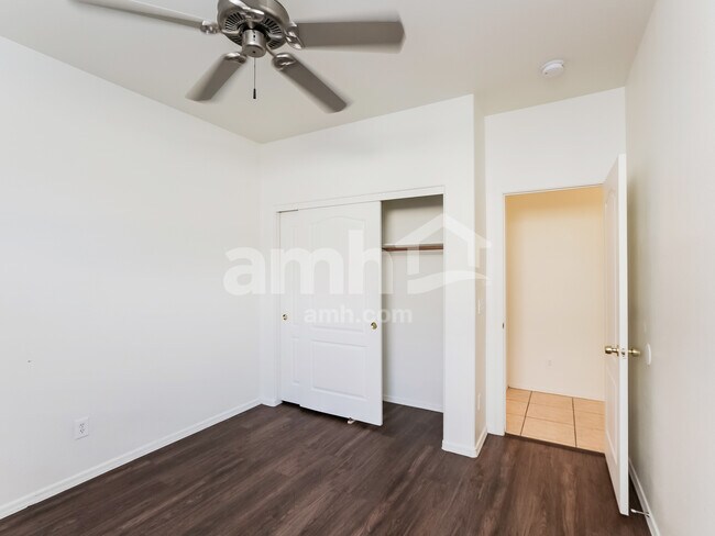 Building Photo - 12238 W Lincoln St