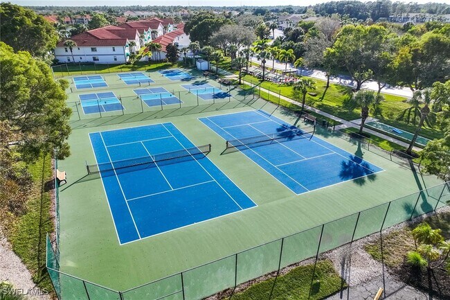 Building Photo - 640 Luisa Ln