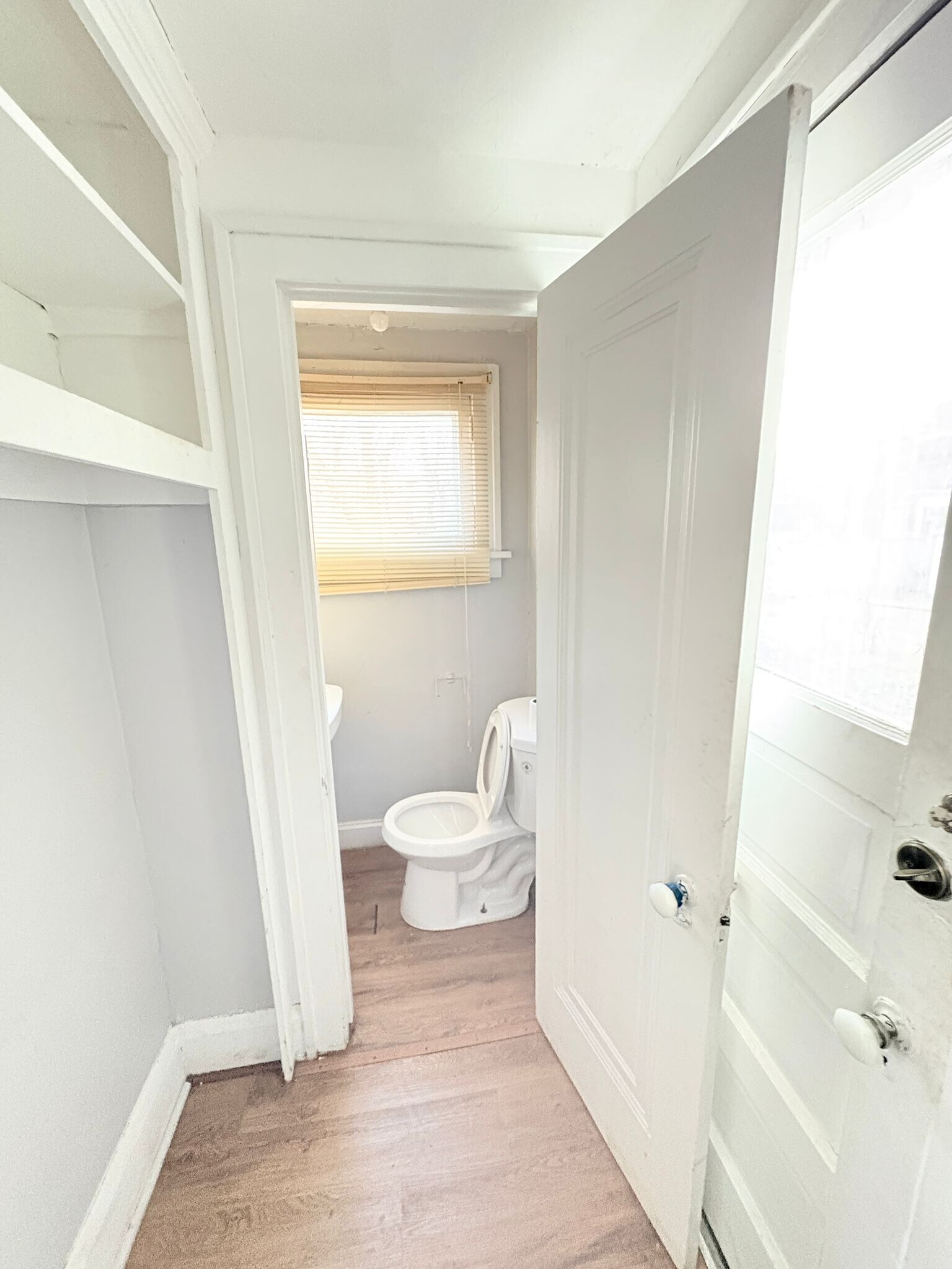 Building Photo - 1907 Oakwood Ave