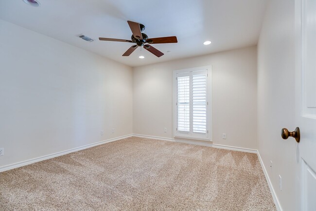 Building Photo - COMING APRIL 2026!!! Stunning Country Club Townhome!!