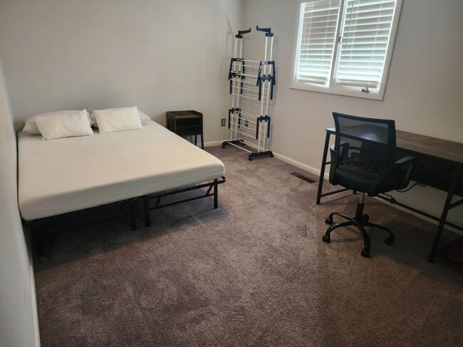 Building Photo - 250 S Estes Dr