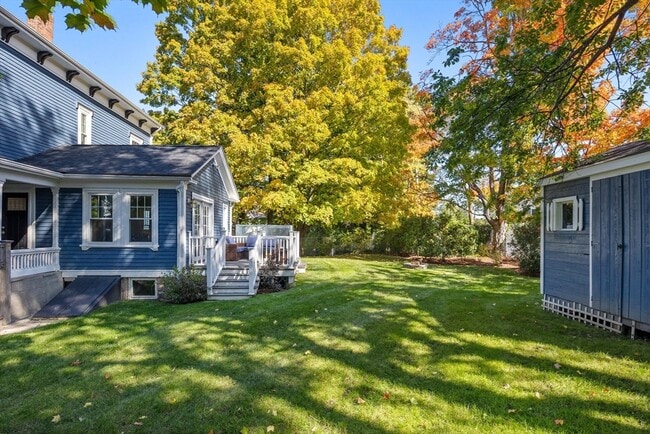 Building Photo - 90 Maple Pl