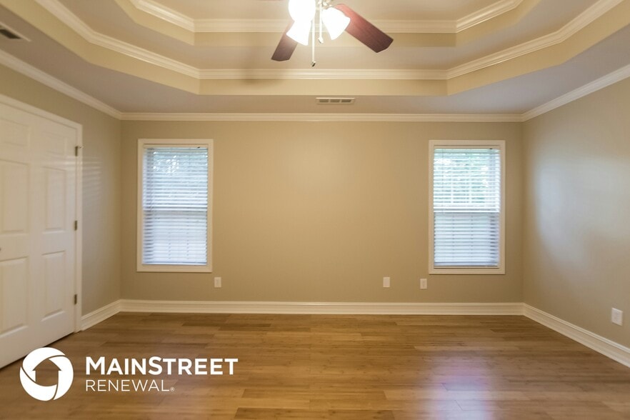 Building Photo - 1059 Olive Dr