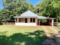 Building Photo - Crystal River Cottage!