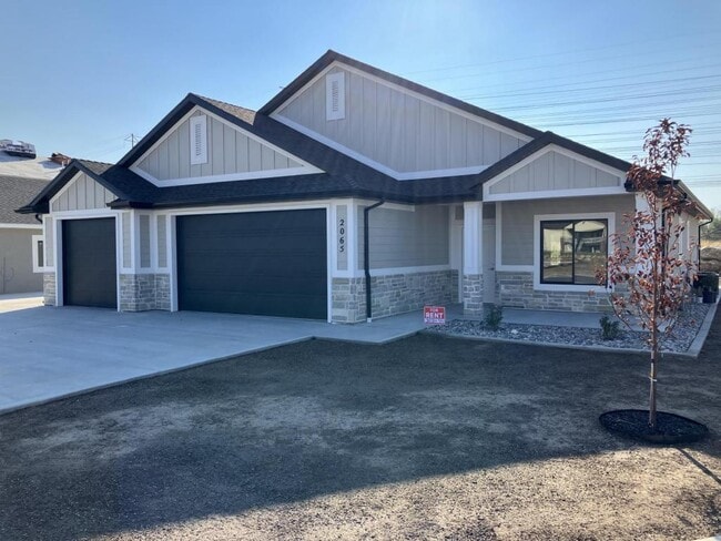 Building Photo - 2065 N 3125 W