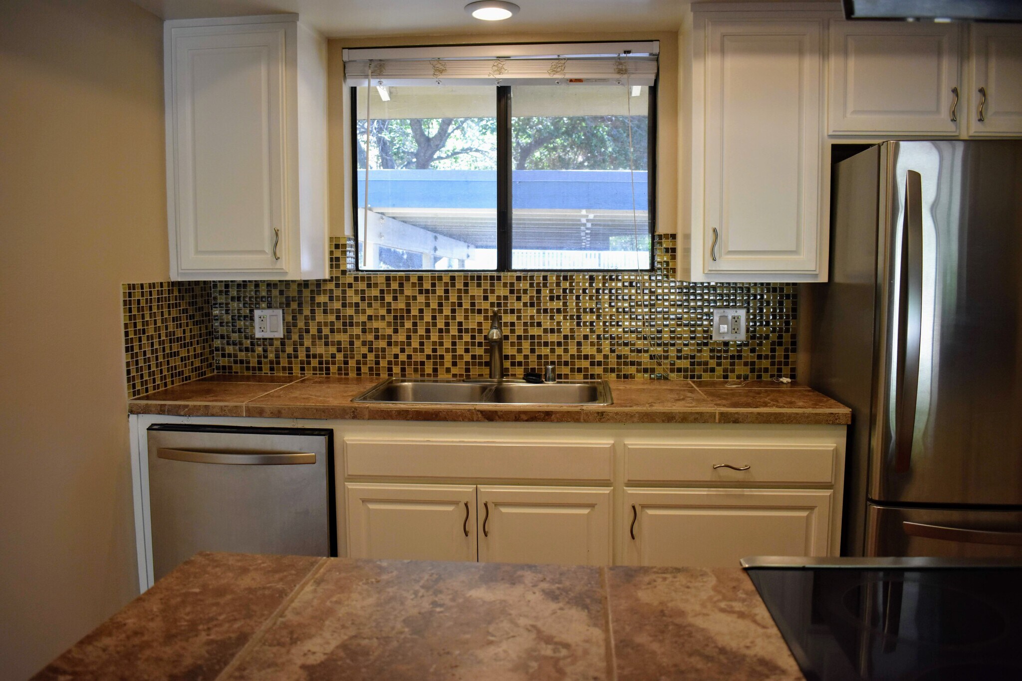 Building Photo - 3290 Rockview Pl