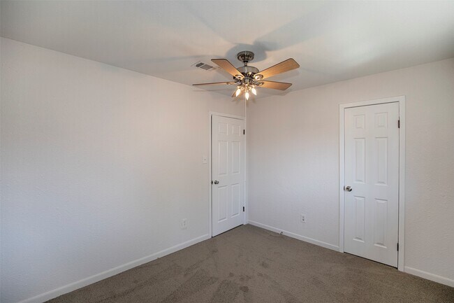 Building Photo - 4809 39th St E