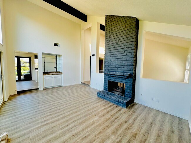 Building Photo - 3 bed single story home for rent  in  Shadowridge Community on the Greens