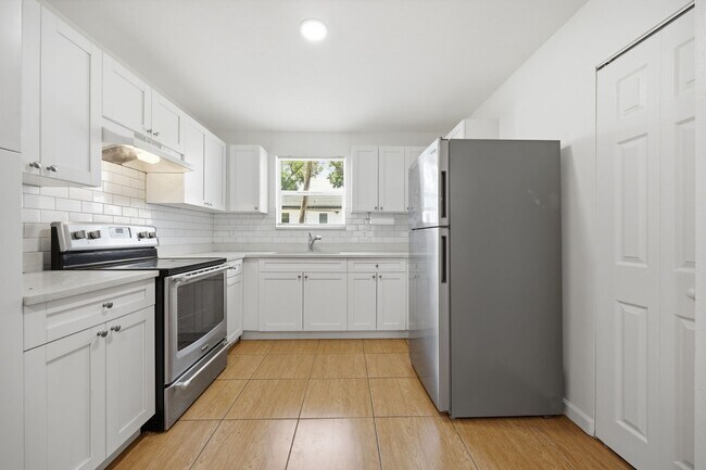 Building Photo - 310 E Frances Ave