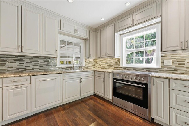 Building Photo - 459 NE 15th Ave