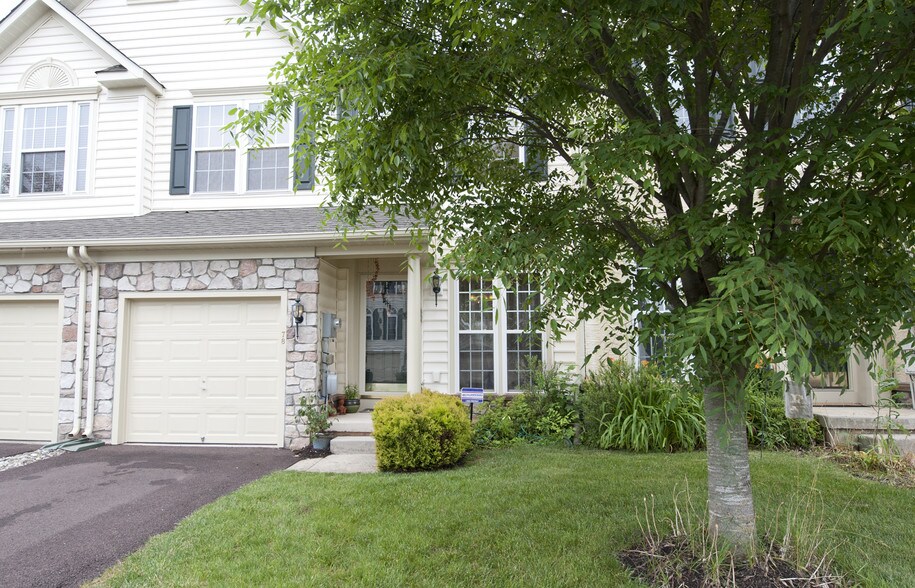 Front View - 78 N Savanna Dr