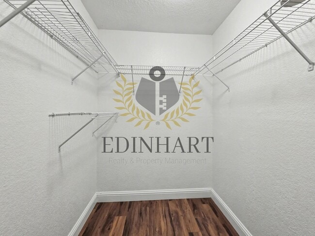 Building Photo - 2909 Huntington Blvd