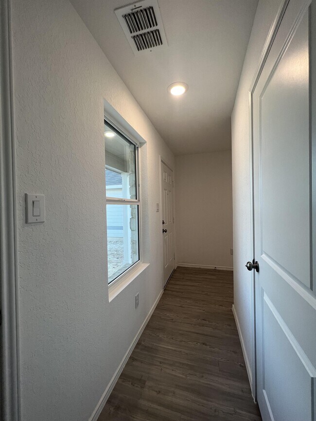 Building Photo - 14823 Brandy Bnd