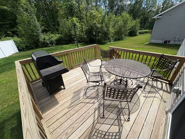 Building Photo - Charming 4 bedroom 3 bath in Ballston Lake #