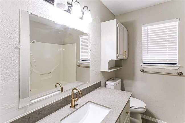 Building Photo - 3004 SW 124th St