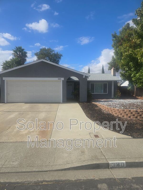 Building Photo - 340 Colonial Cir