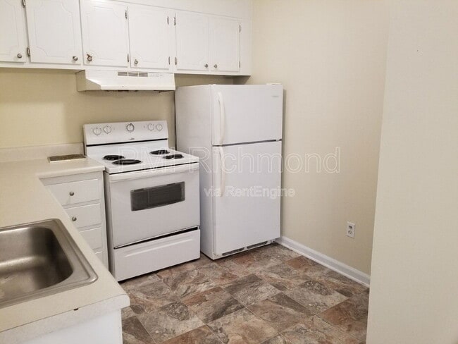 Building Photo - 4615 Chiswell Dr