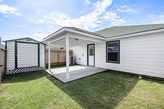 Building Photo - 5133 Caicos Calle