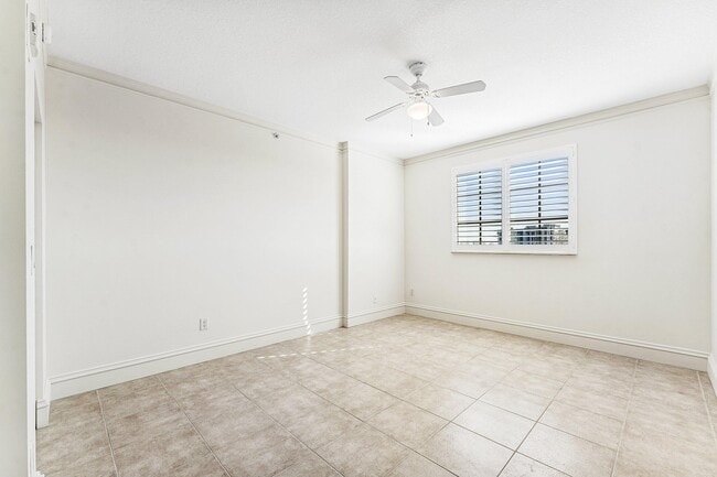 Building Photo - 233 S Federal Hwy