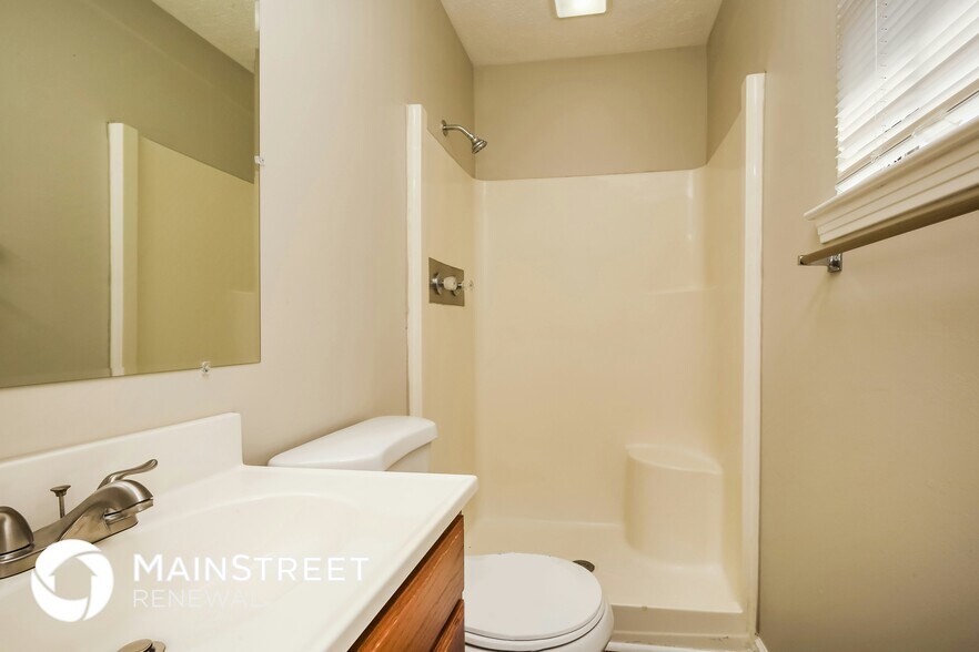 Building Photo - 637 Rehnea Dr