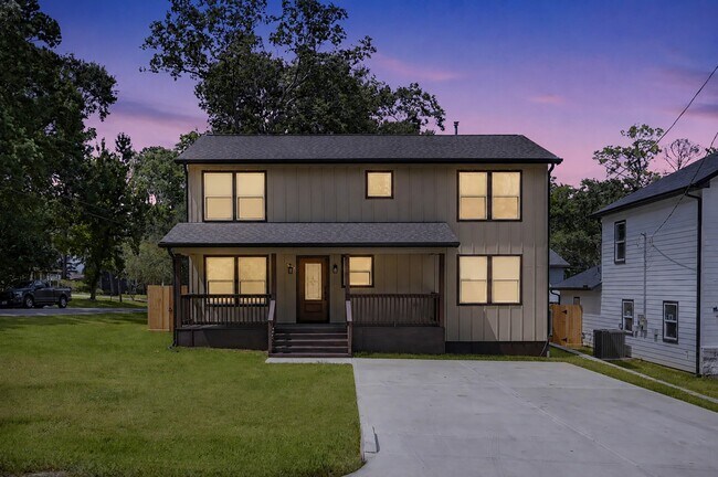 Building Photo - 116 Sun City Ln